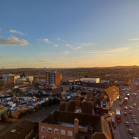Edgware Luxury Apartment With Stunning Views On 10Th Floor מראה חיצוני תמונה