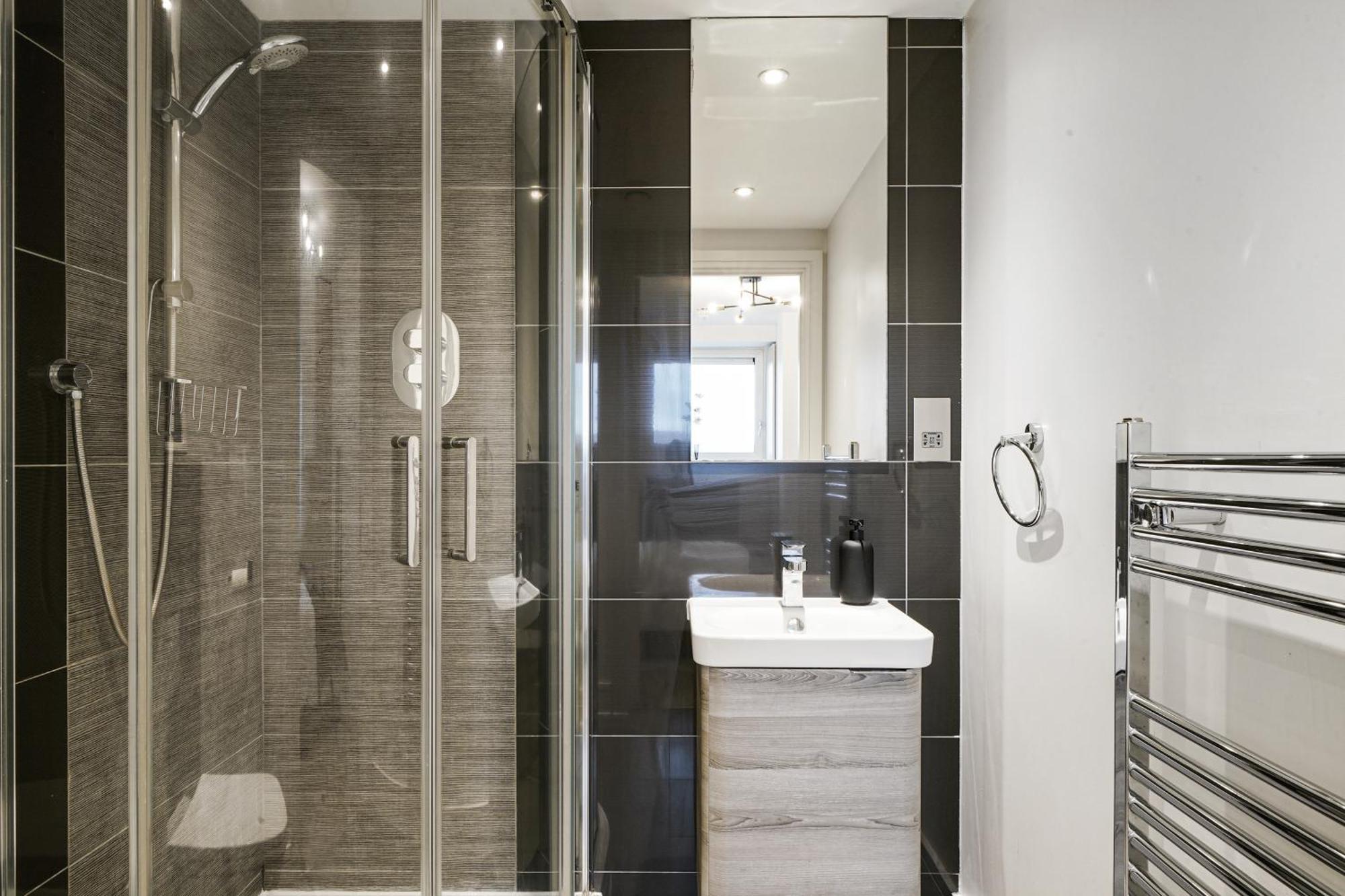 Edgware Luxury Apartment With Stunning Views On 10Th Floor מראה חיצוני תמונה